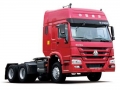 Trailer de bonne qualité SINOTRUK HOWO 6 x 4 tracteur camion avec deux lits superposés, tête, tête de 10 roue tracteur