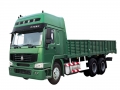 SINOTRUK HOWO 6 x 4 camion le camion pour le Transport de marchandises en vrac, CargoTruck avec deux lits superposés, camion de clôture